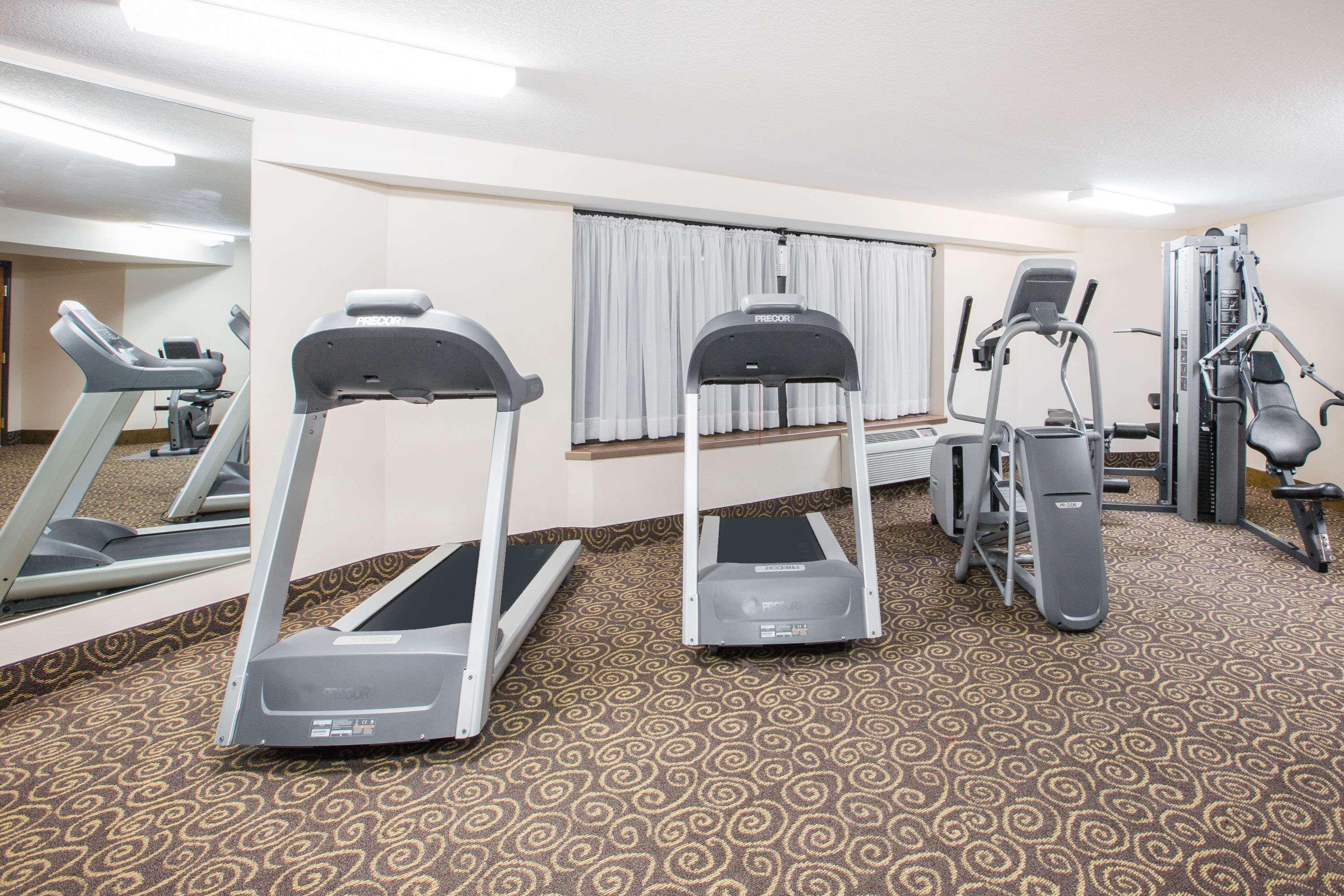Ramada By Wyndham Des Moines Tropics & Conference Ctr Hotel Urbandale