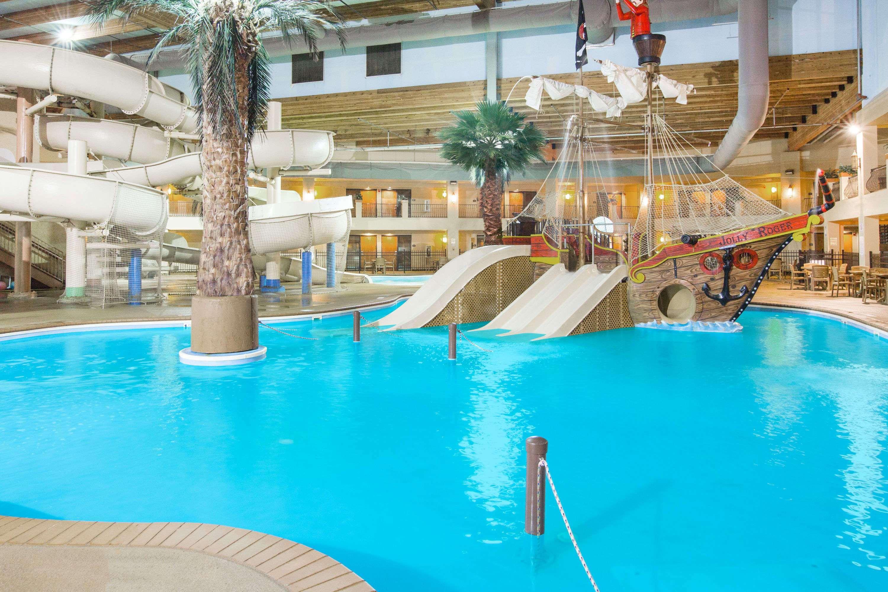 Ramada By Wyndham Des Moines Tropics & Conference Ctr 3* Urbandale