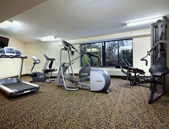Ramada By Wyndham Des Moines Tropics & Conference Ctr Hotel 3*